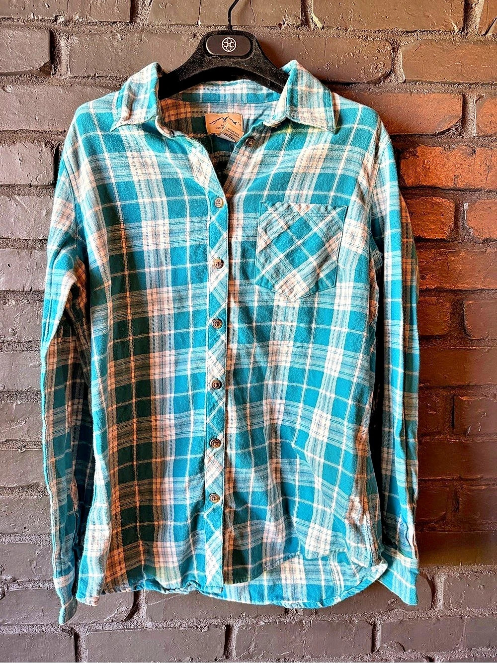 Blue Mountain Plaid Cotton Button Down in Blue & White Size Medium